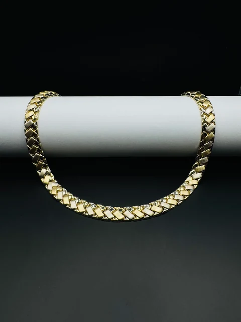 Collar elegante